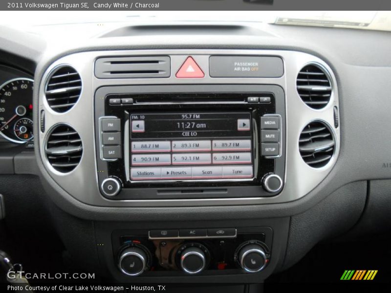 Controls of 2011 Tiguan SE