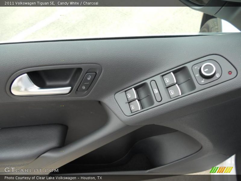 Candy White / Charcoal 2011 Volkswagen Tiguan SE