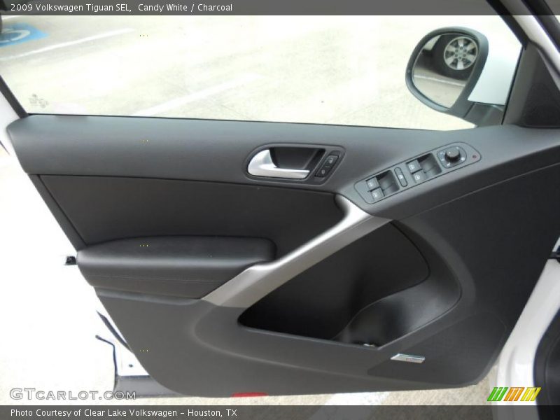 Candy White / Charcoal 2009 Volkswagen Tiguan SEL