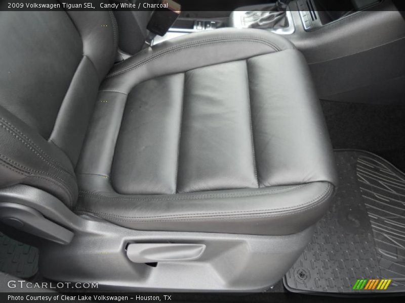 Candy White / Charcoal 2009 Volkswagen Tiguan SEL