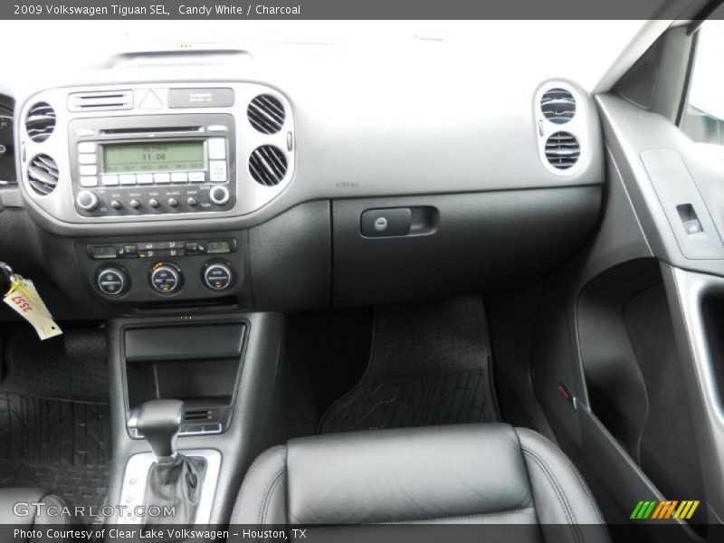 Candy White / Charcoal 2009 Volkswagen Tiguan SEL