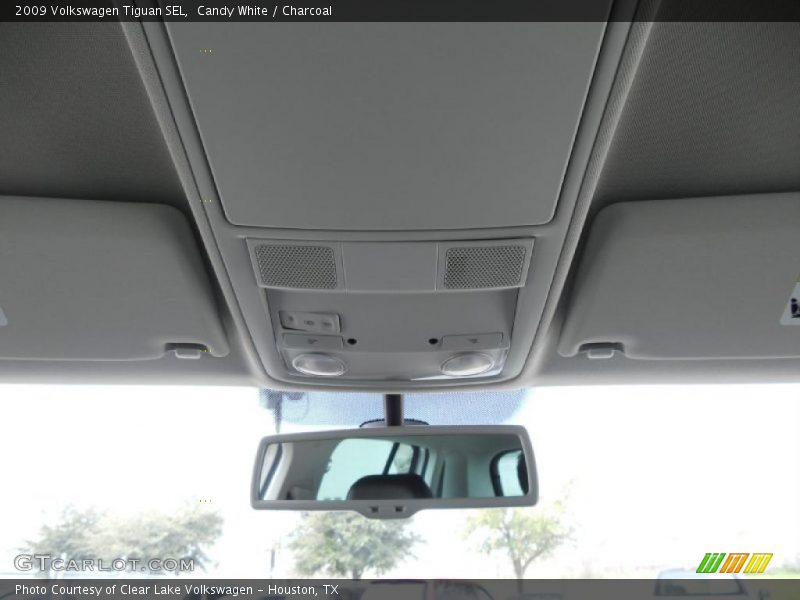 Candy White / Charcoal 2009 Volkswagen Tiguan SEL