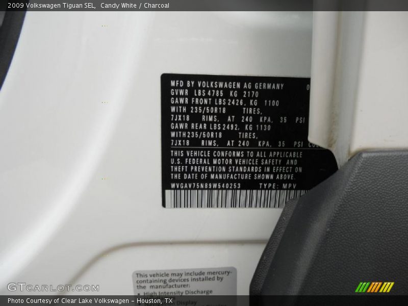 Candy White / Charcoal 2009 Volkswagen Tiguan SEL