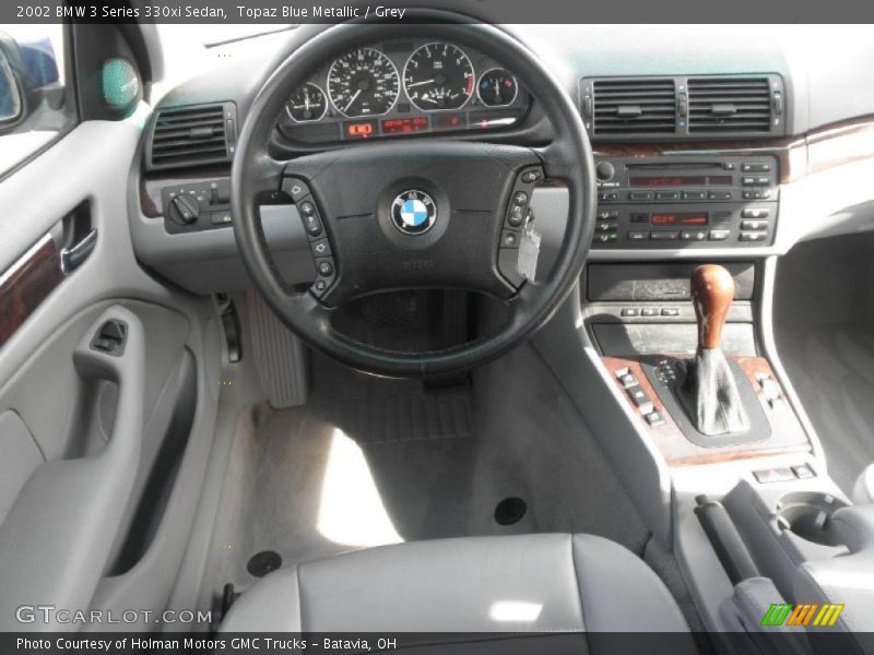 Dashboard of 2002 3 Series 330xi Sedan