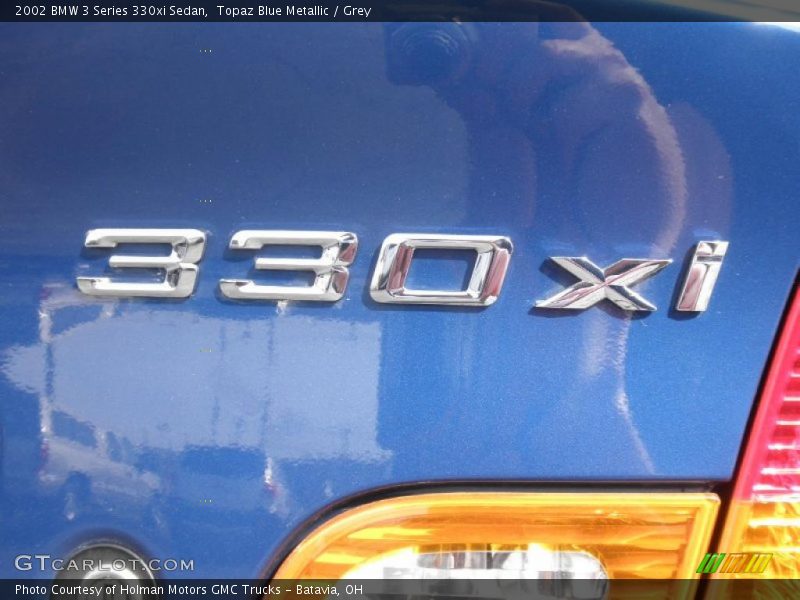  2002 3 Series 330xi Sedan Logo