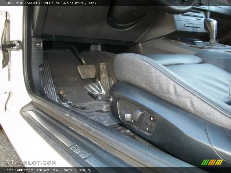 Alpine White / Black 2009 BMW 3 Series 335xi Coupe