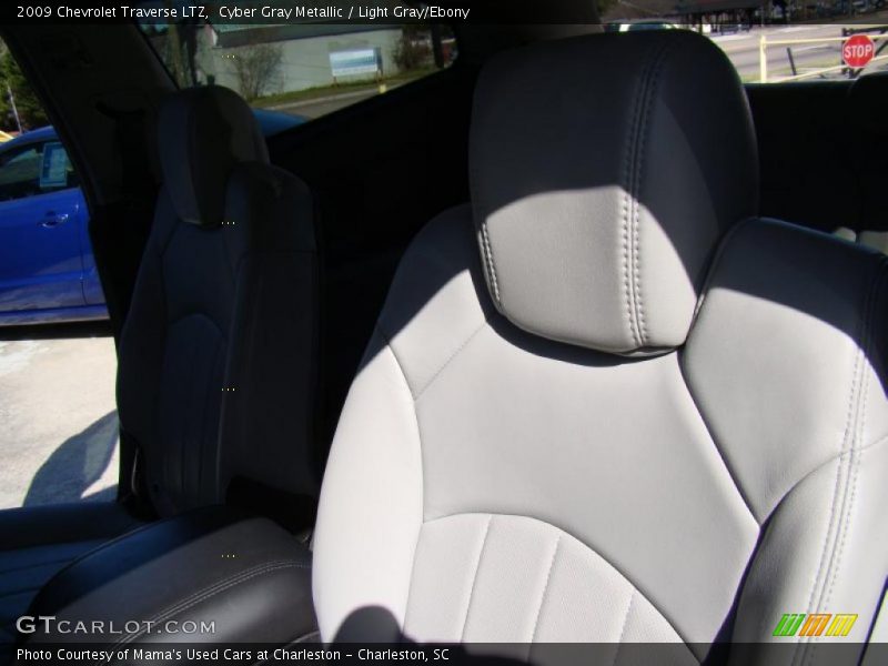 Cyber Gray Metallic / Light Gray/Ebony 2009 Chevrolet Traverse LTZ
