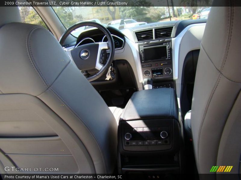 Cyber Gray Metallic / Light Gray/Ebony 2009 Chevrolet Traverse LTZ
