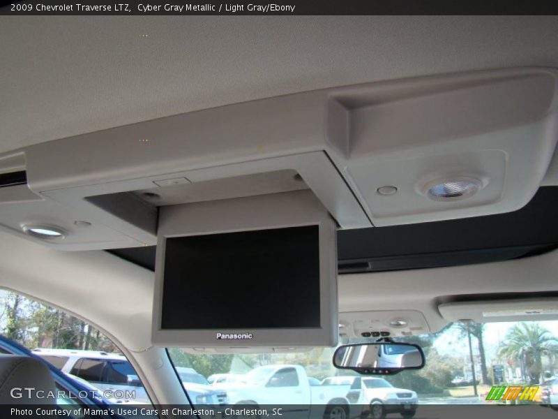 Cyber Gray Metallic / Light Gray/Ebony 2009 Chevrolet Traverse LTZ