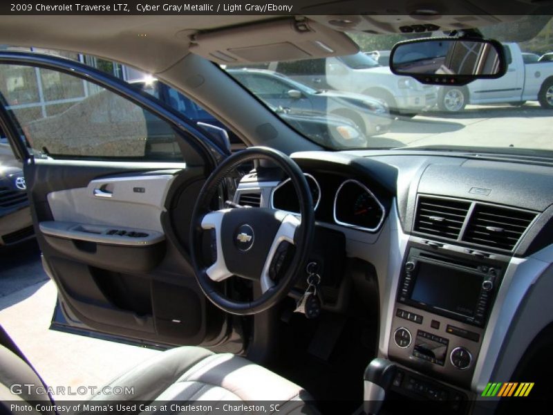 Cyber Gray Metallic / Light Gray/Ebony 2009 Chevrolet Traverse LTZ
