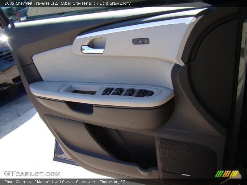 Cyber Gray Metallic / Light Gray/Ebony 2009 Chevrolet Traverse LTZ