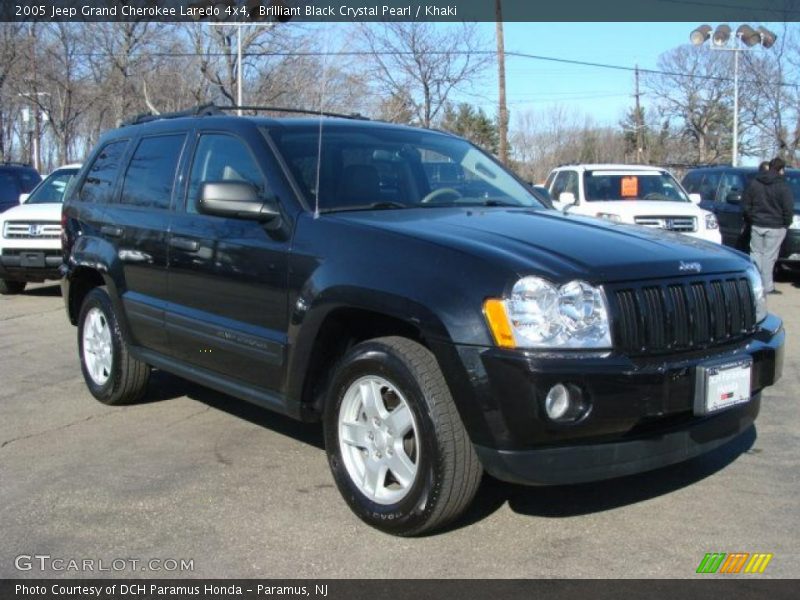 Brilliant Black Crystal Pearl / Khaki 2005 Jeep Grand Cherokee Laredo 4x4