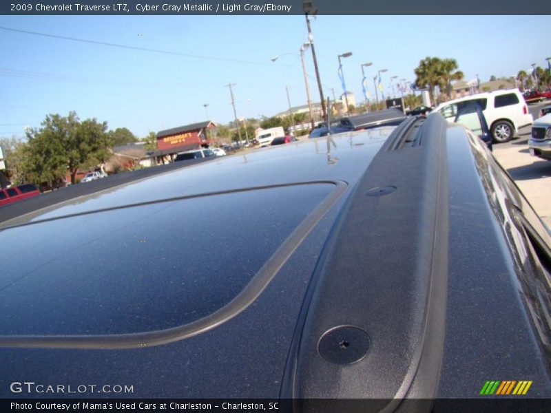 Cyber Gray Metallic / Light Gray/Ebony 2009 Chevrolet Traverse LTZ