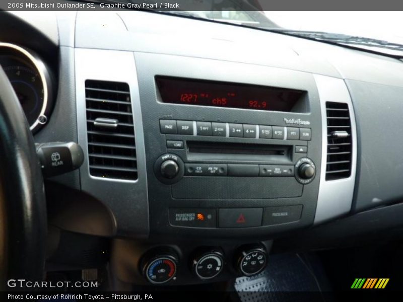 Graphite Gray Pearl / Black 2009 Mitsubishi Outlander SE