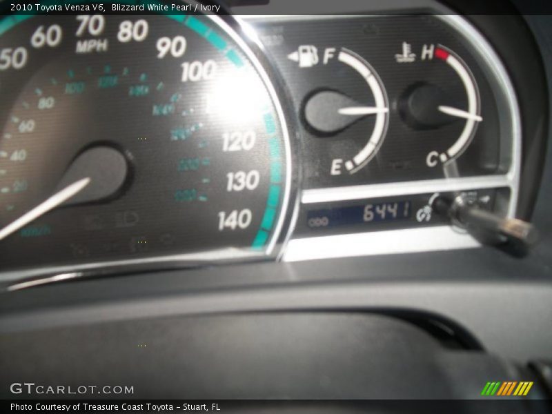 Blizzard White Pearl / Ivory 2010 Toyota Venza V6
