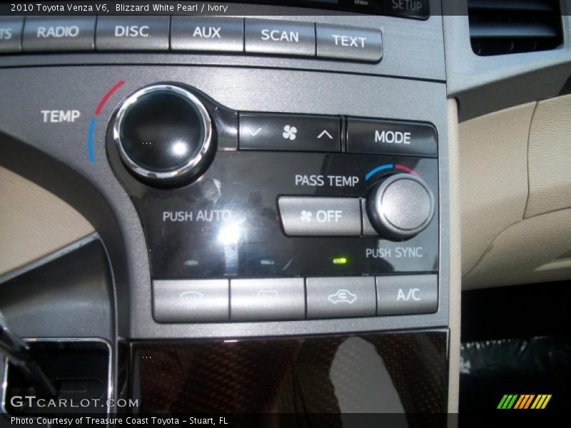 Blizzard White Pearl / Ivory 2010 Toyota Venza V6