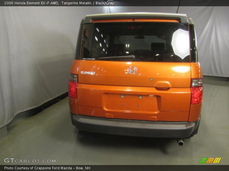 Tangerine Metallic / Black/Gray 2006 Honda Element EX-P AWD