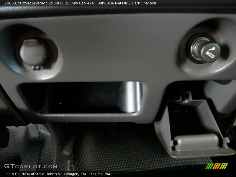 Dark Blue Metallic / Dark Charcoal 2006 Chevrolet Silverado 2500HD LS Crew Cab 4x4