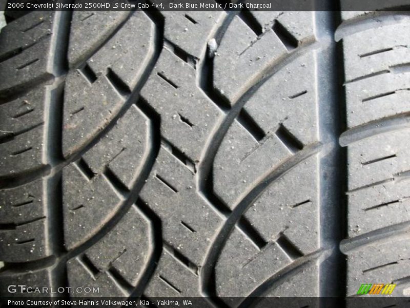 Dark Blue Metallic / Dark Charcoal 2006 Chevrolet Silverado 2500HD LS Crew Cab 4x4