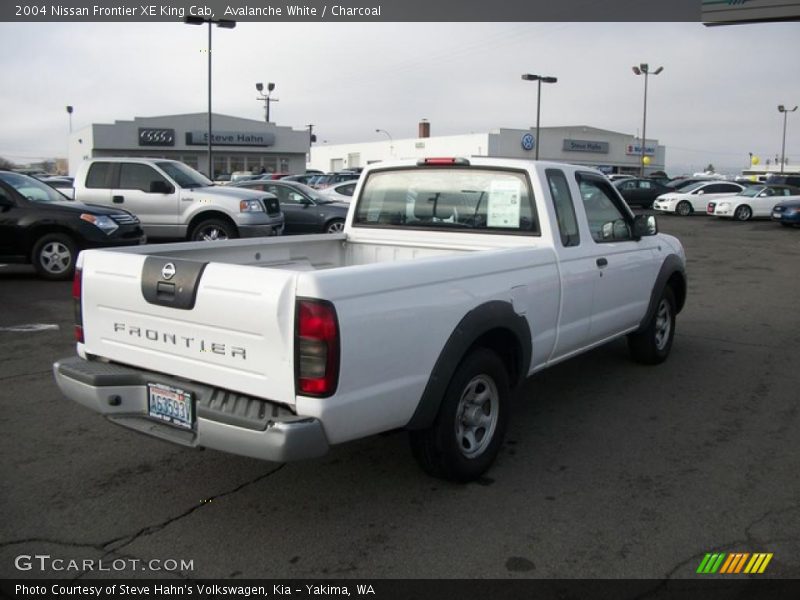 Avalanche White / Charcoal 2004 Nissan Frontier XE King Cab