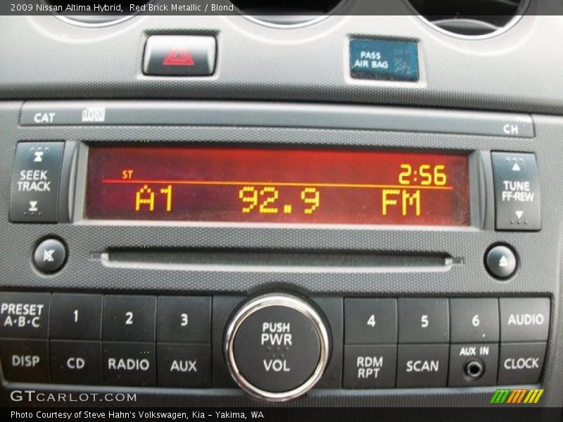 Controls of 2009 Altima Hybrid