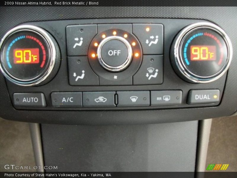 Controls of 2009 Altima Hybrid