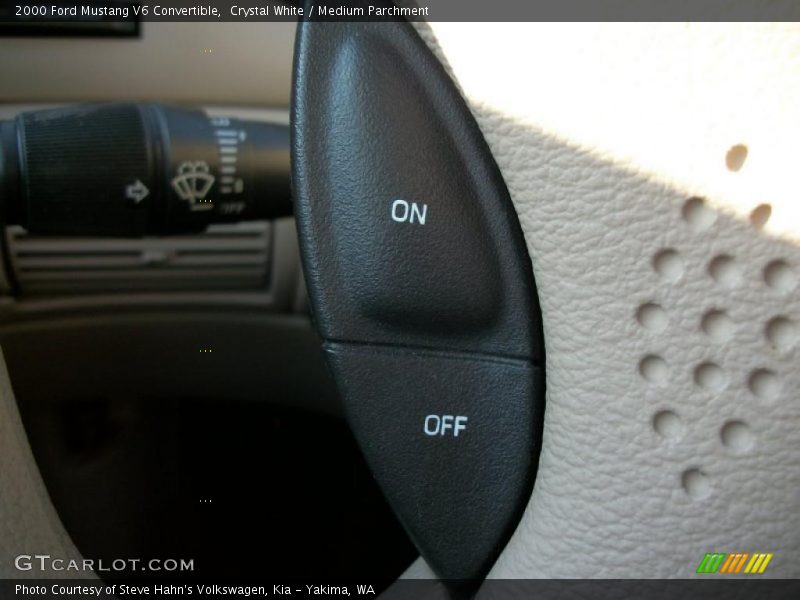 Crystal White / Medium Parchment 2000 Ford Mustang V6 Convertible