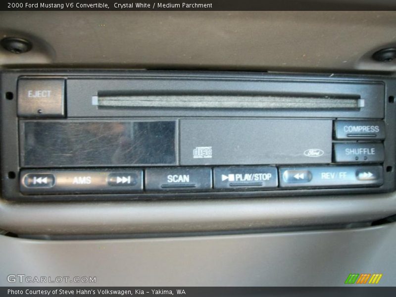 Controls of 2000 Mustang V6 Convertible