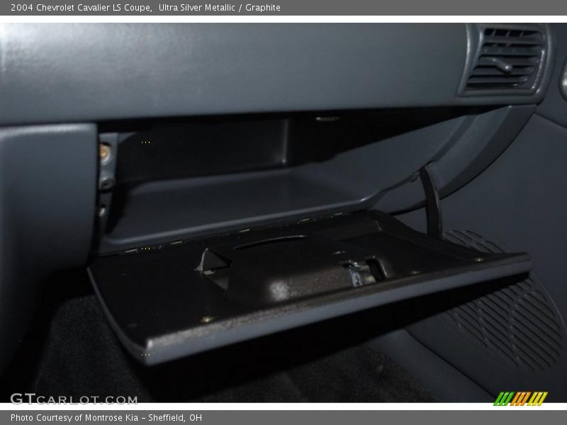 Ultra Silver Metallic / Graphite 2004 Chevrolet Cavalier LS Coupe