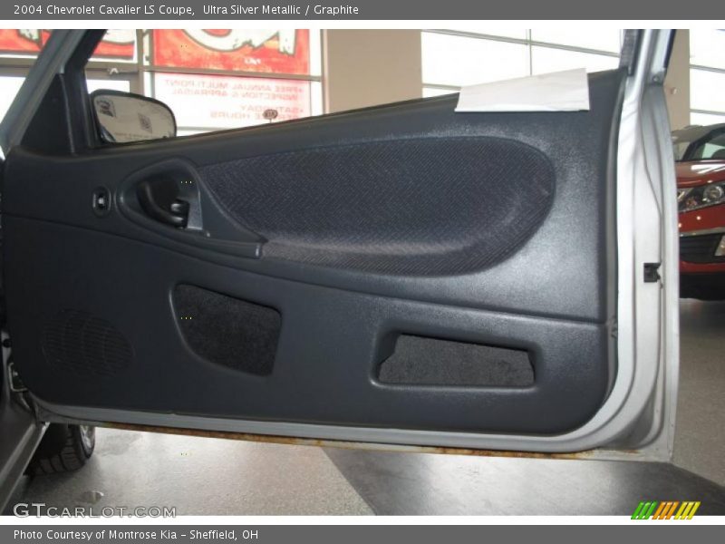 Ultra Silver Metallic / Graphite 2004 Chevrolet Cavalier LS Coupe