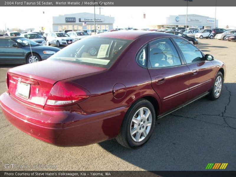 Merlot Metallic / Medium Graphite 2004 Ford Taurus SE Sedan