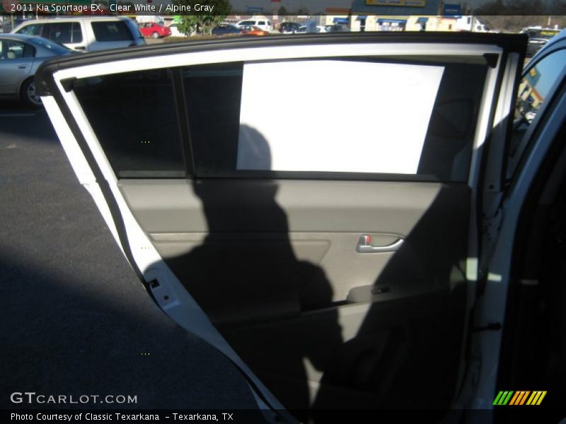 Clear White / Alpine Gray 2011 Kia Sportage EX