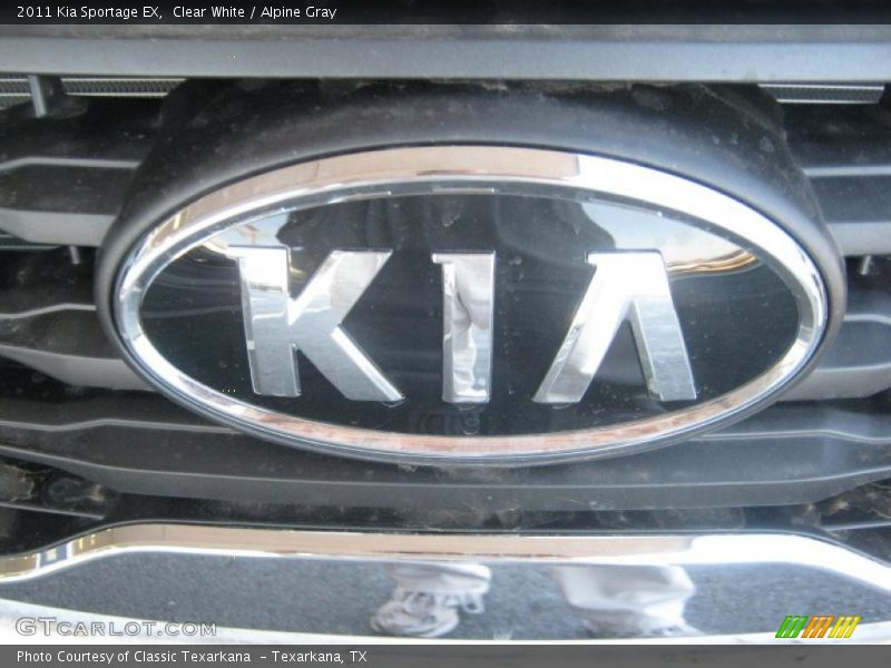 Clear White / Alpine Gray 2011 Kia Sportage EX