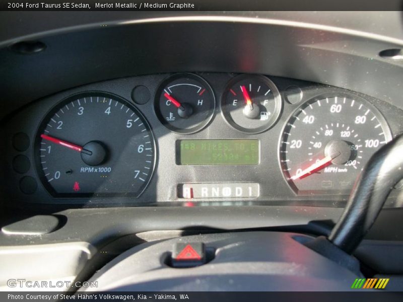 Merlot Metallic / Medium Graphite 2004 Ford Taurus SE Sedan