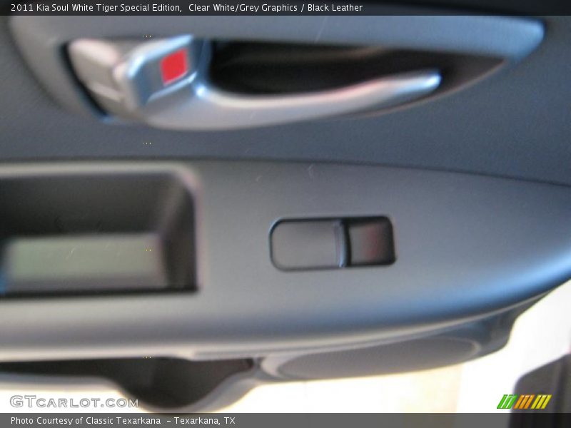 Clear White/Grey Graphics / Black Leather 2011 Kia Soul White Tiger Special Edition
