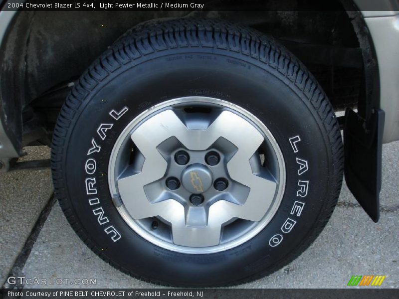 Light Pewter Metallic / Medium Gray 2004 Chevrolet Blazer LS 4x4
