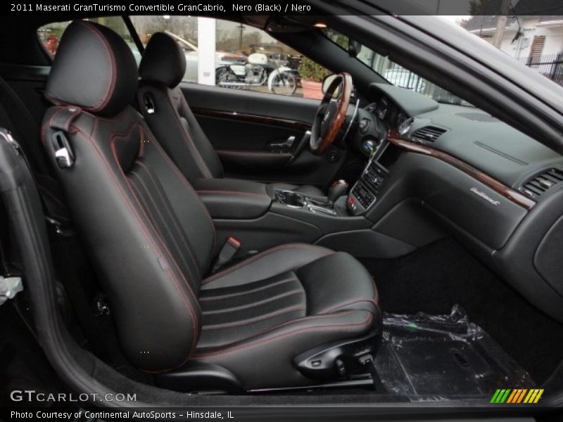  2011 GranTurismo Convertible GranCabrio Nero Interior