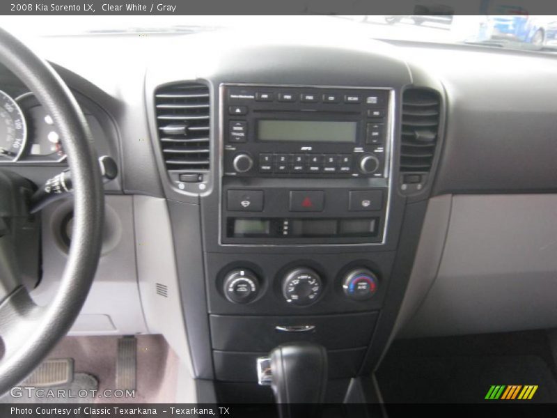 Clear White / Gray 2008 Kia Sorento LX