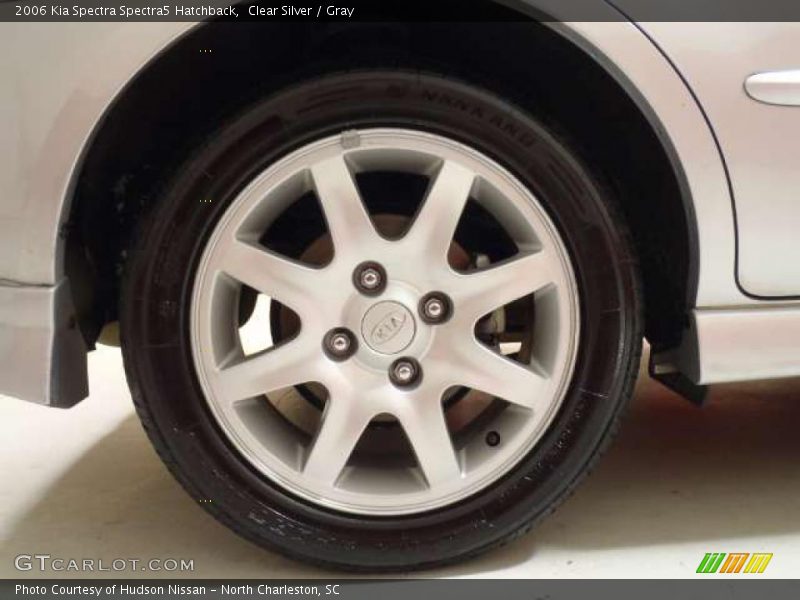 Clear Silver / Gray 2006 Kia Spectra Spectra5 Hatchback