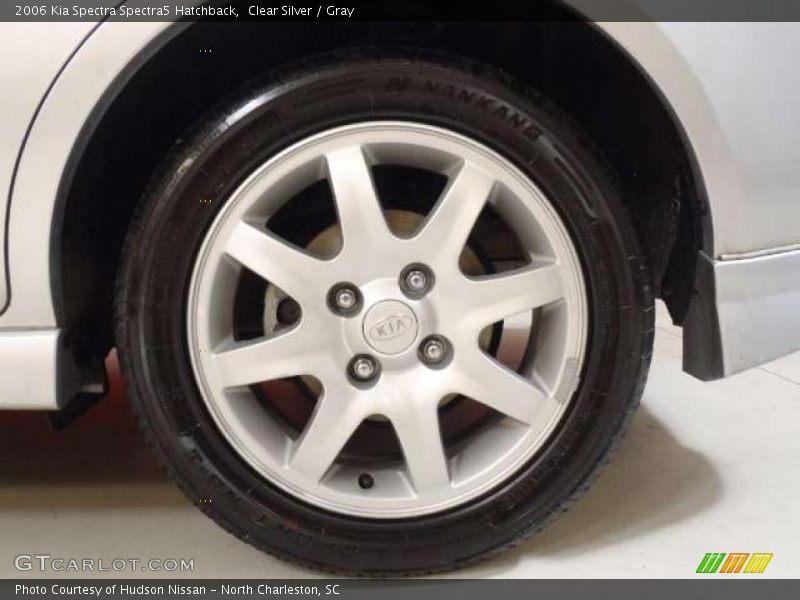 Clear Silver / Gray 2006 Kia Spectra Spectra5 Hatchback