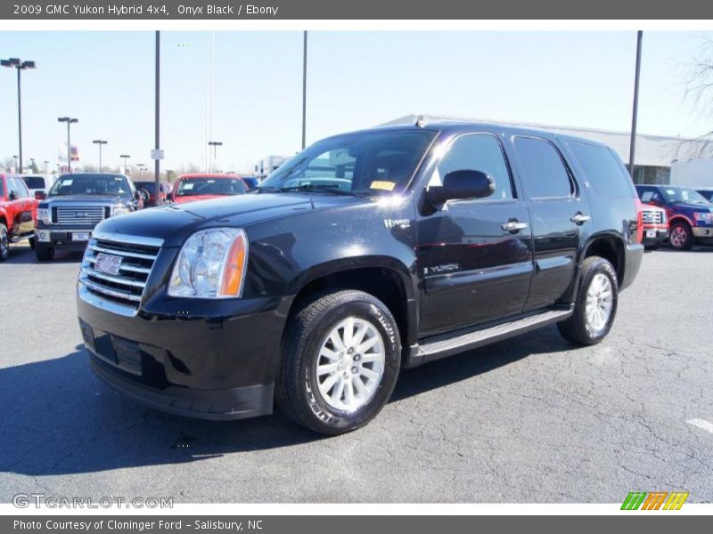 Front 3/4 View of 2009 Yukon Hybrid 4x4