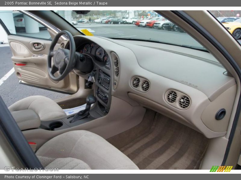  2005 Bonneville SE Taupe Interior