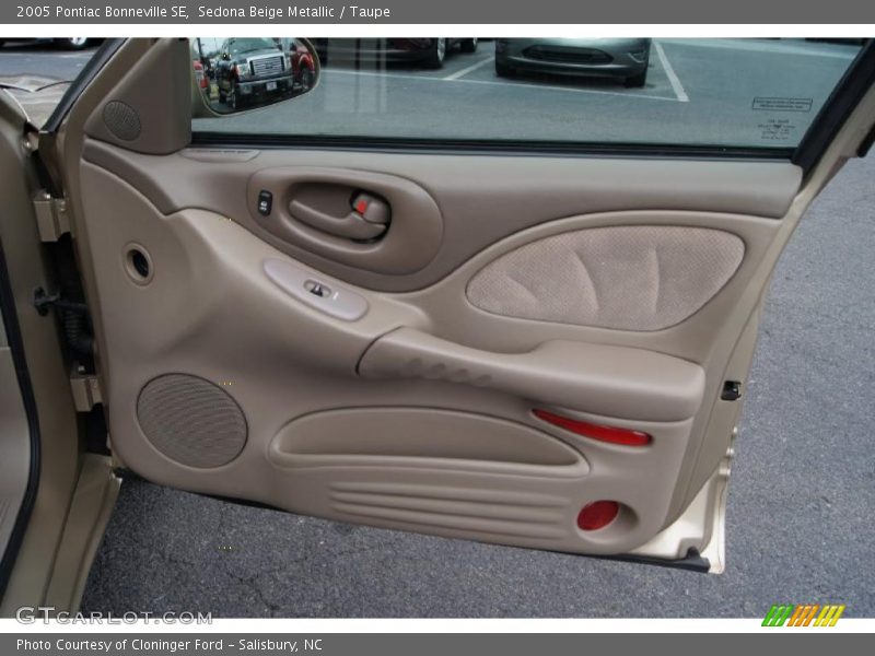 Door Panel of 2005 Bonneville SE