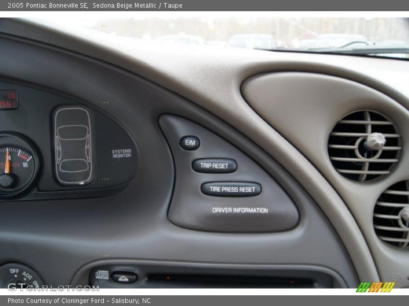 Controls of 2005 Bonneville SE