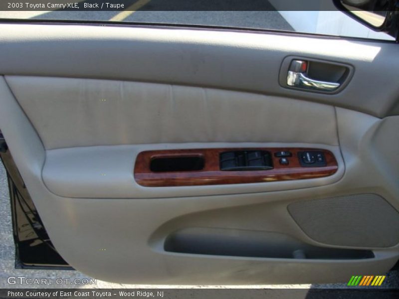 Black / Taupe 2003 Toyota Camry XLE