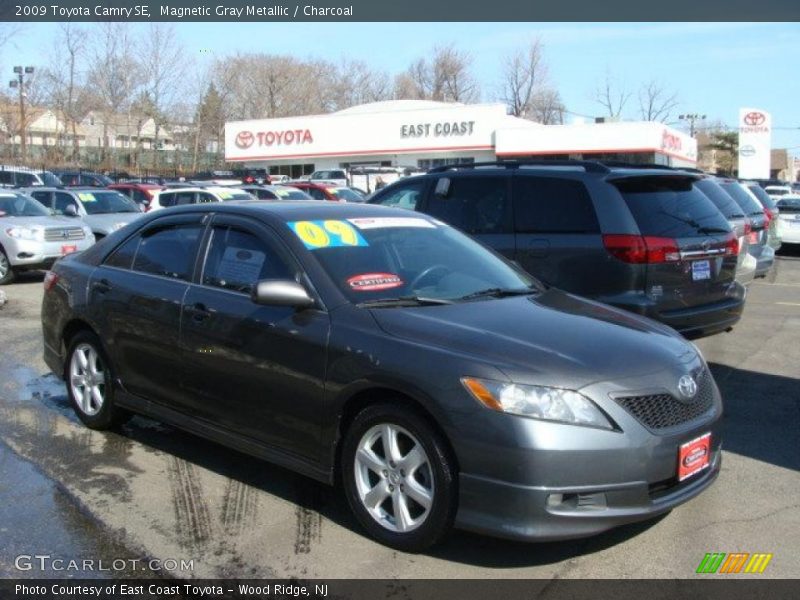 Magnetic Gray Metallic / Charcoal 2009 Toyota Camry SE