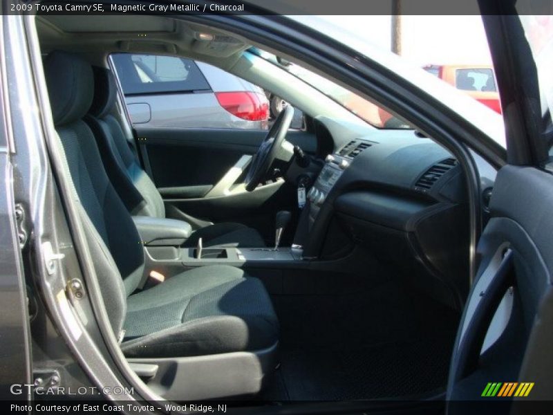 Magnetic Gray Metallic / Charcoal 2009 Toyota Camry SE