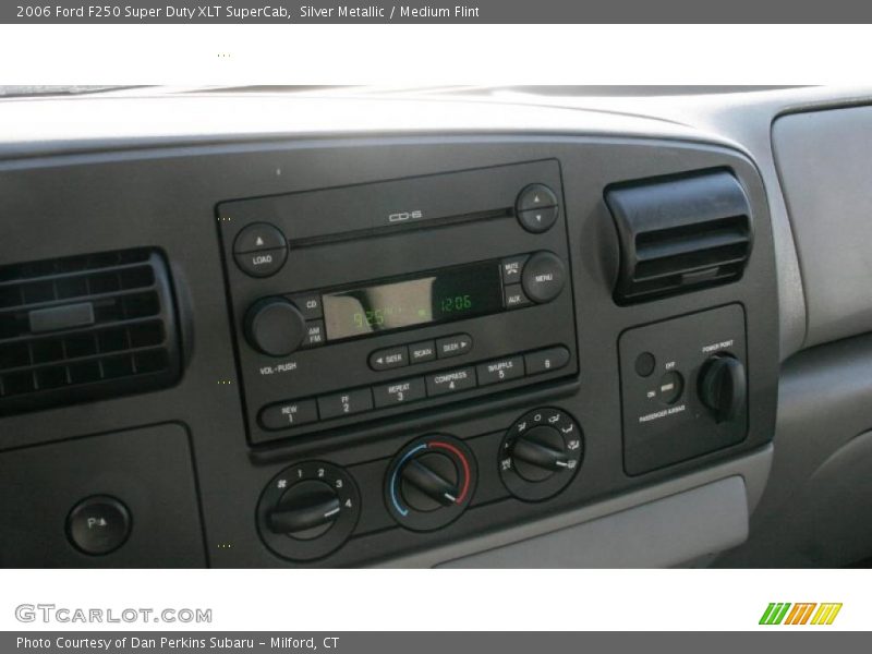Silver Metallic / Medium Flint 2006 Ford F250 Super Duty XLT SuperCab