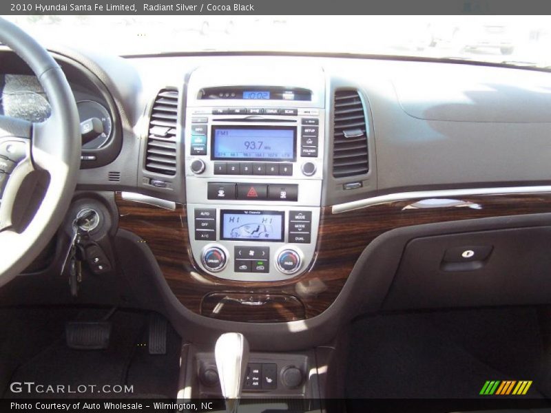 Dashboard of 2010 Santa Fe Limited