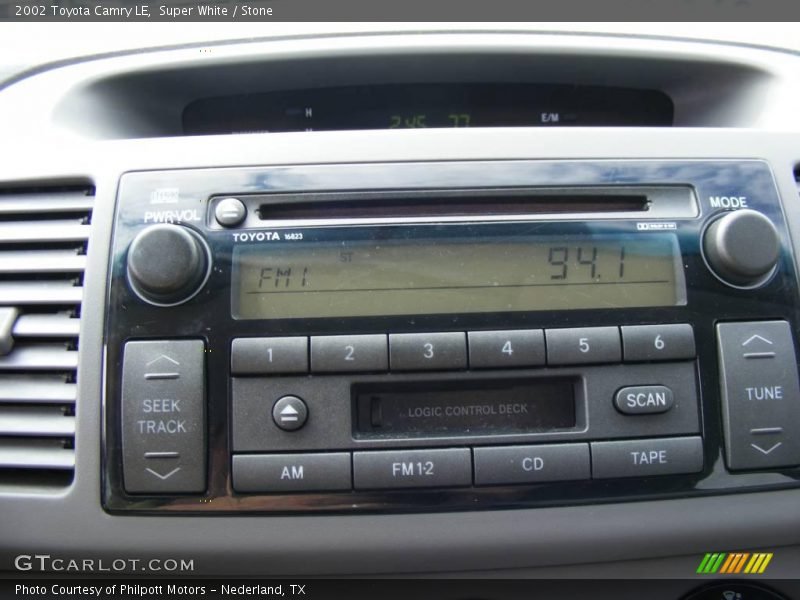 Super White / Stone 2002 Toyota Camry LE
